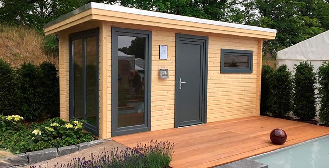 Sauna in Gartenhaus einbauen mit Vorraum in Form einer Blockhaussauna