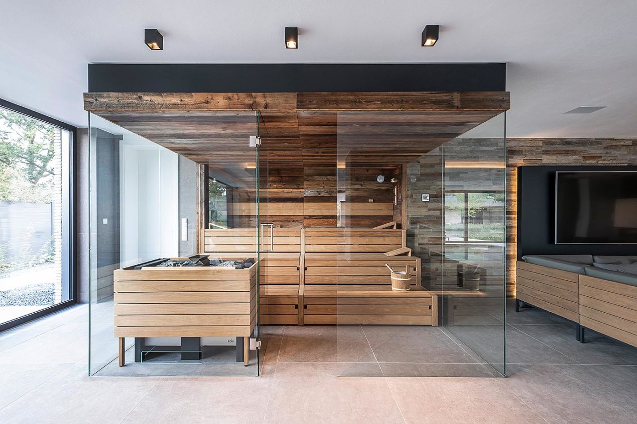 Reclaimed wood sauna with three glazed sides