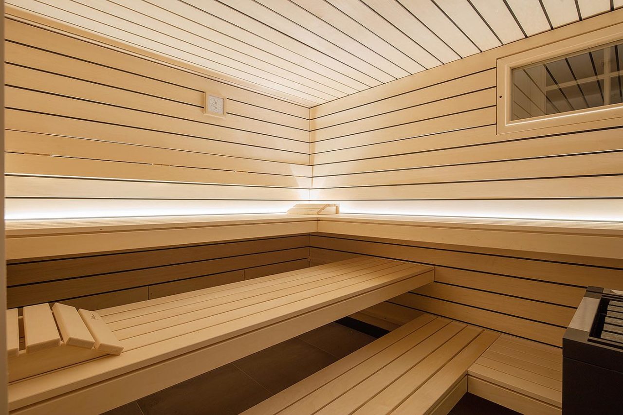 Sauna im Keller: was ist zu beachten? Integration eines Außenfensters