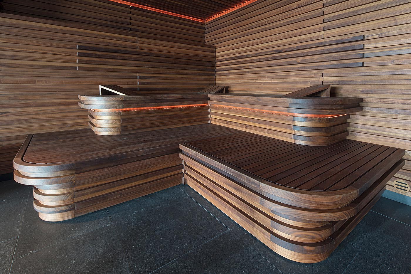 luxus premium sauna nussbaum staebchen corso 3 | corso saunamanufaktur