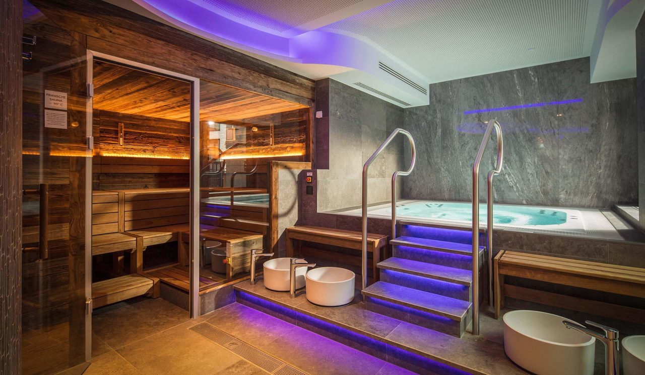 Sauna für Hotel, Schwimmbäder und gewerbliche Nutzung von corso sauna manufaktur aus Bramsche bei Osnabrück, Niedersachsen. Hier die Hotelsauna im Wellnessbereich des Holiday Inn Osnabrück.