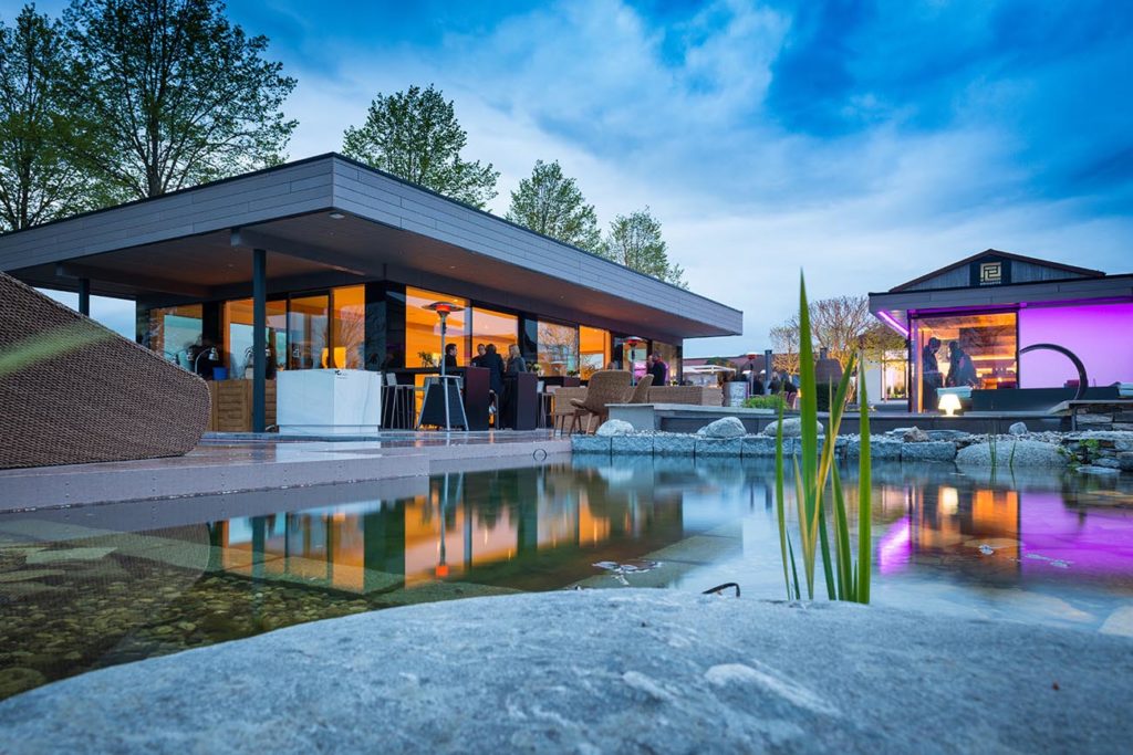 Sauna Ausstellung München Außensauna und Pool