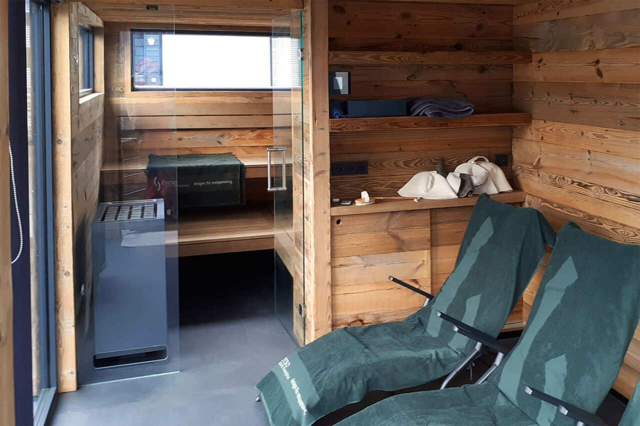 aussensauna innenhof 6 | corso saunamanufaktur