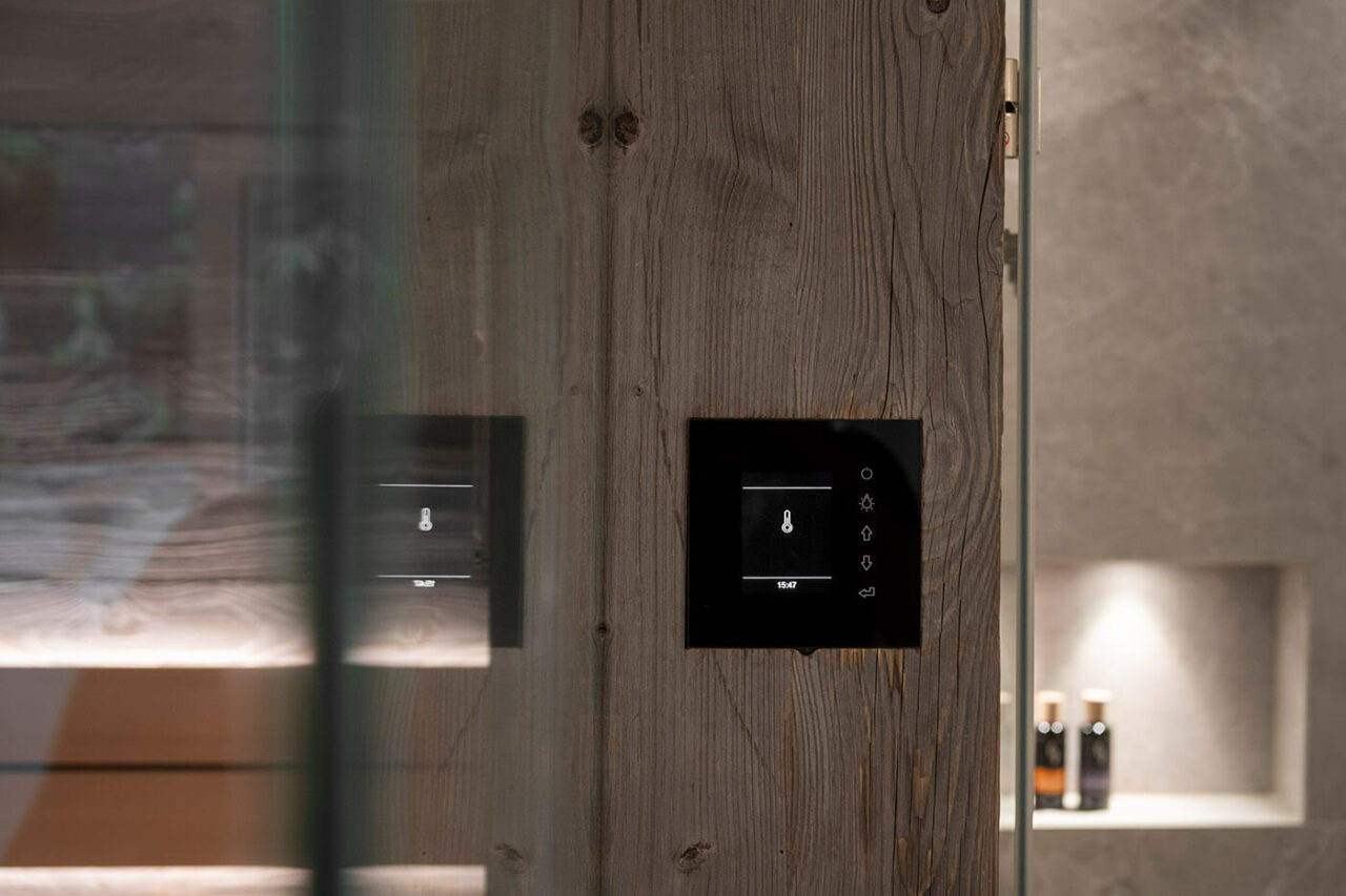 designsauna glasecke altholz grau 4 | corso saunamanufaktur