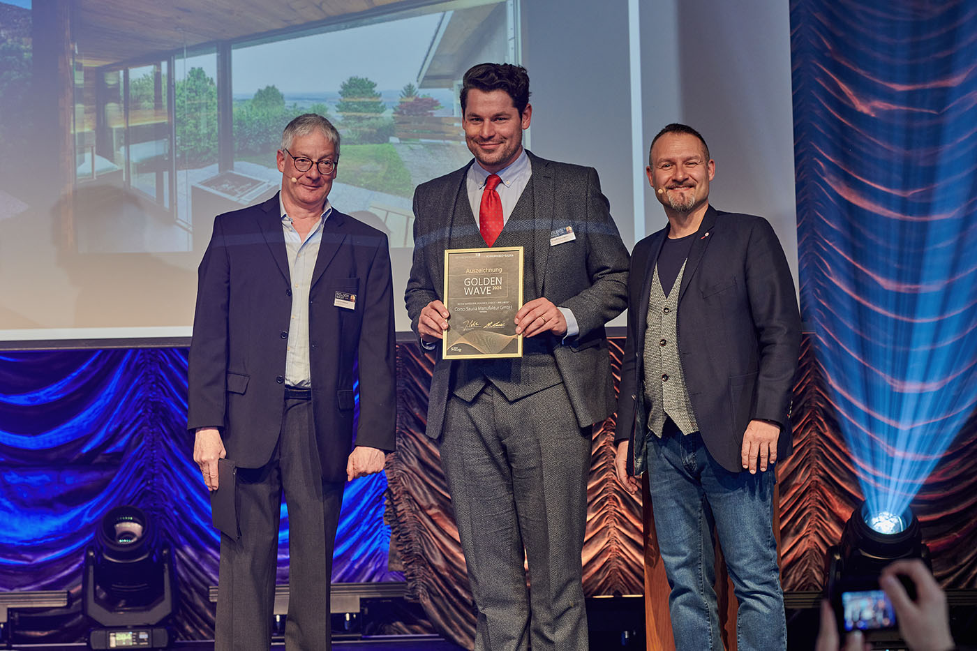 corso sauna manufaktur gewinnt zwei Golden Wave Awards 2024 in der Kategorie Reader's Choice Award