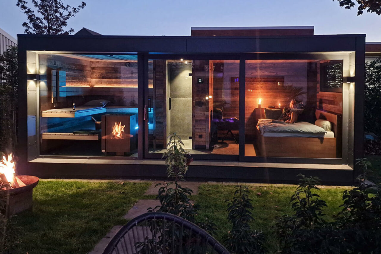 aussensauna altholz ruheraum dusche 4 | corso saunamanufaktur
