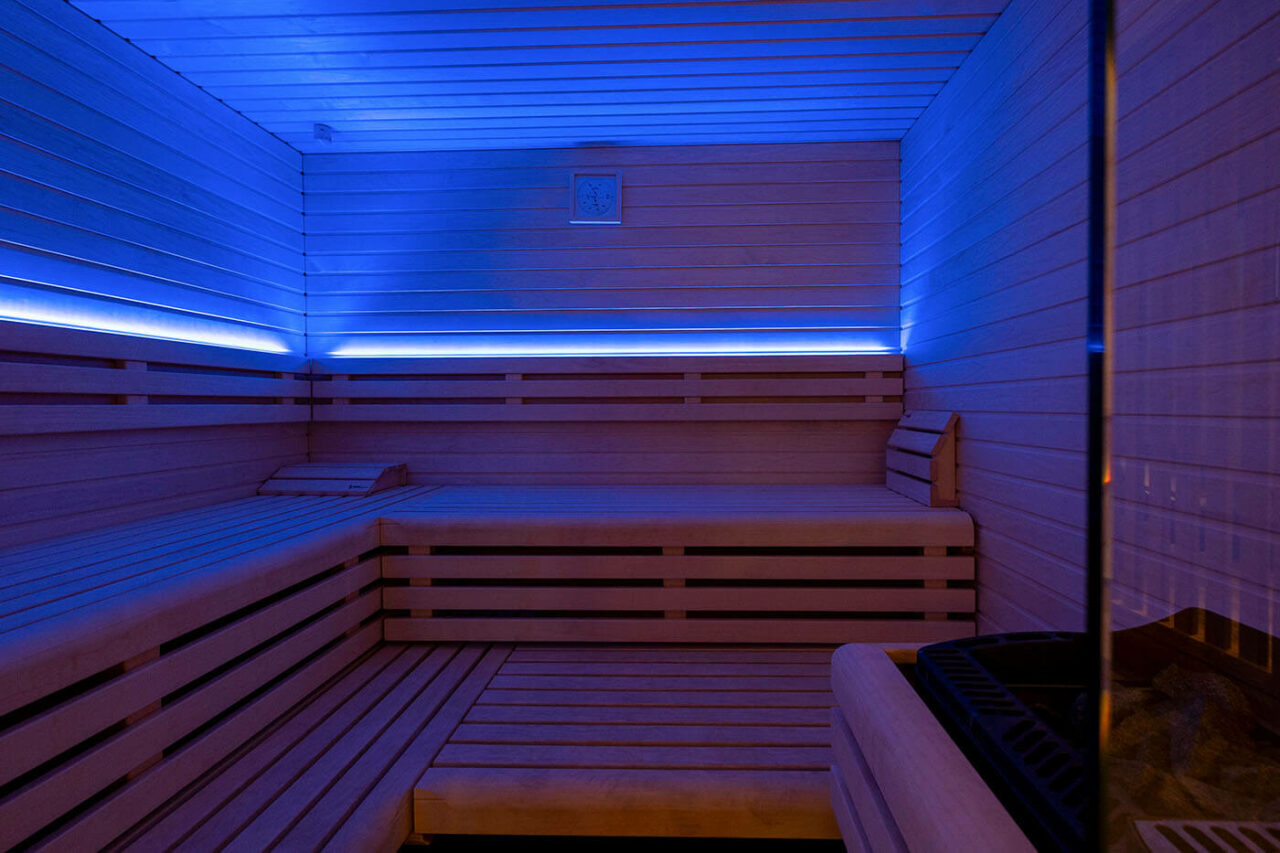 Sauna im Regenerationsbereich des VfL Bochum 1948. Sauna nach Maß, made by corso sauna manufaktur