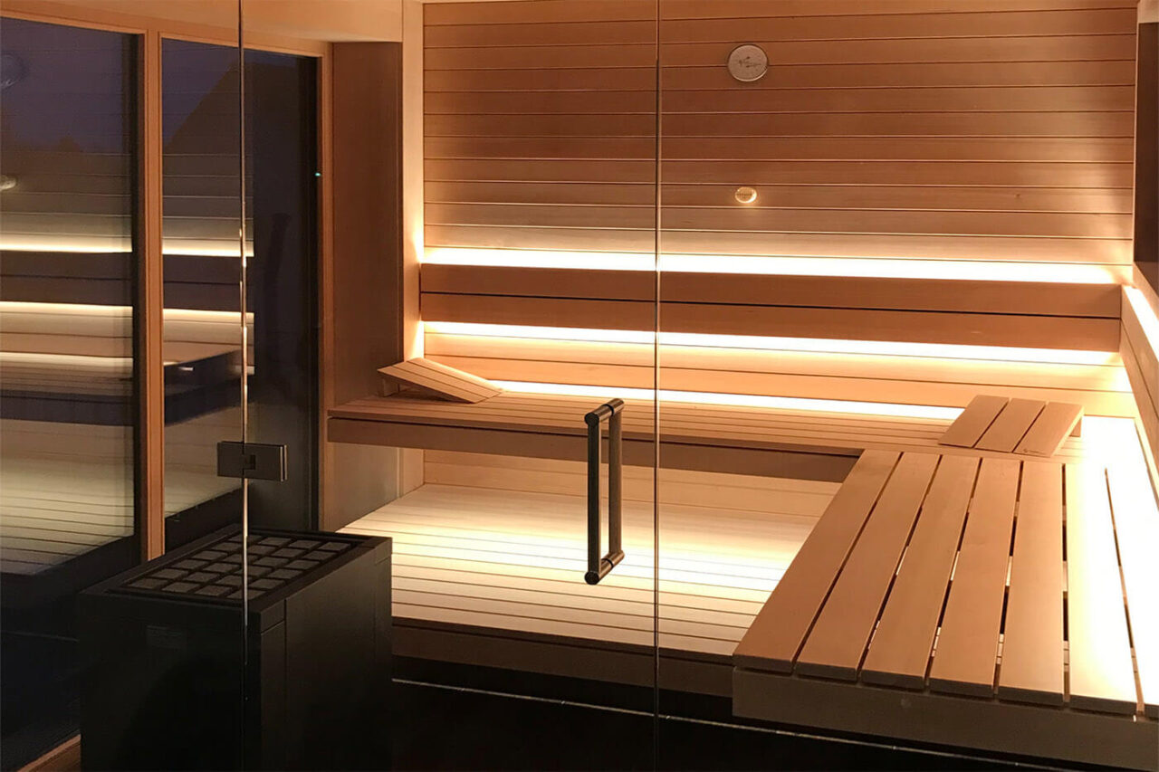 corso hemlock designsauna 2 corso Sauna nach Maß in Hemlockholz mit schwebenden Bänken
