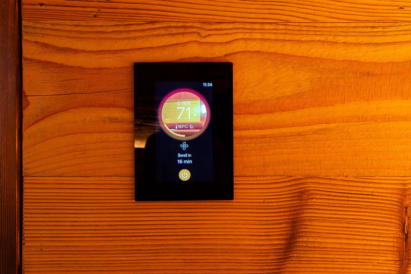 gartensauna ragnaroek altholz 7 Gartensauna Modell Ragnarök mit Außenverkleidung in Rhombusprofilholz Lärche und Trespa, Innengestaltung mit heller Espe und Altholz.