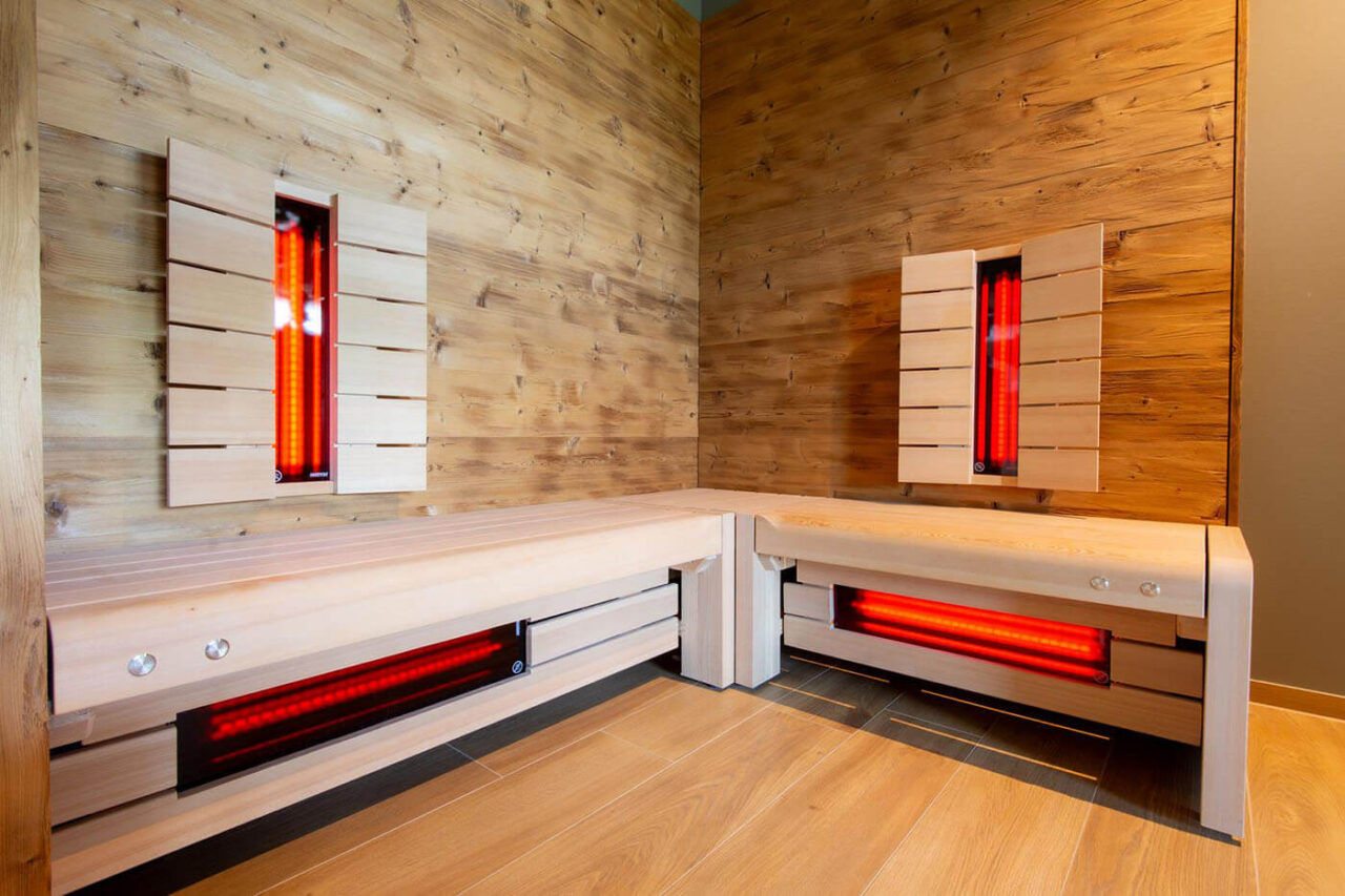 corso Profisauna KonnexInn 10 Wellnessbereich SPA Hotel KonnexInn Nordhorn: Infrarotbereich, geplant und gebaut von corso sauna manufaktur
