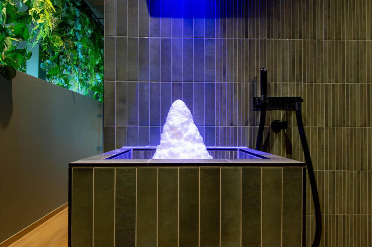 corso Profisauna KonnexInn 6 Wellnessbereich SPA Hotel KonnexInn Nordhorn: Eisbrunnen, geplant und gebaut von corso sauna manufaktur